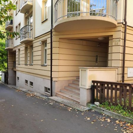 Apartman Nad Kolonadou カルロヴィ・ヴァリ エクステリア 写真